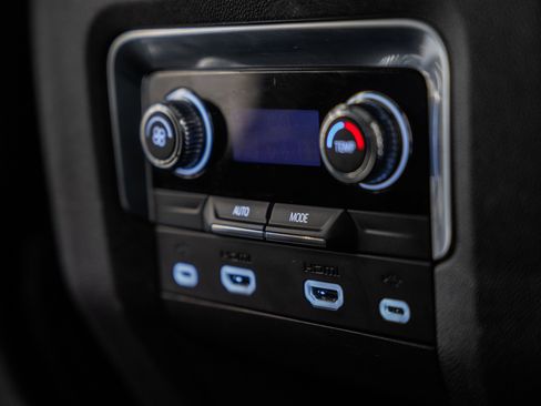 Used 2021 GMC Yukon SLT image 41