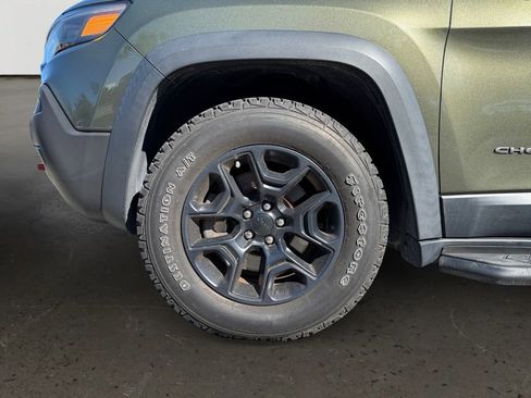 Used 2020 Jeep Cherokee Trailhawk w/ Comfort/Convenience Group image 10