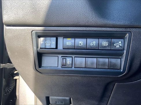 Certified 2025 Toyota Sequoia SR5 image 32