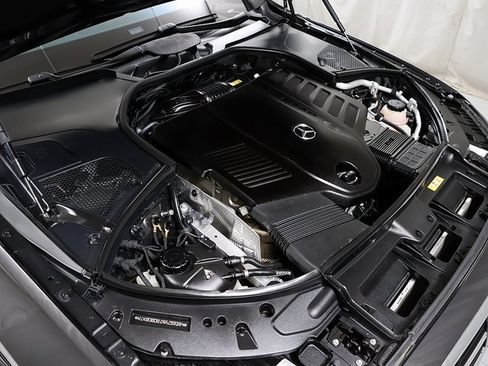 Certified 2022 Mercedes-Benz S 500 4MATIC w/ AMG Line Package image 38