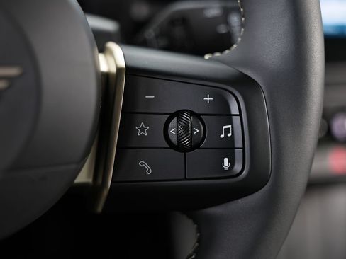 Used 2025 MINI Cooper 4-Door Hardtop FWD image 34
