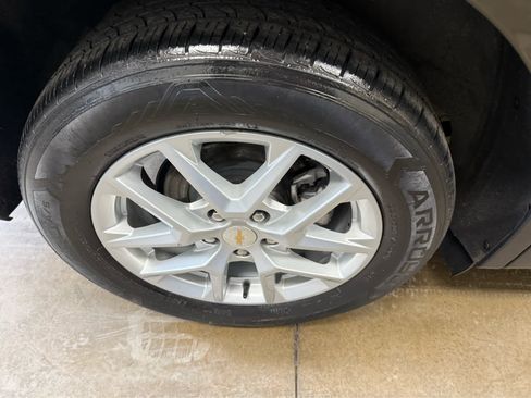 Used 2023 Chevrolet Equinox LT image 9