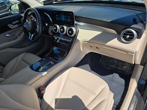 Used 2021 Mercedes-Benz GLC 300 4MATIC image 10