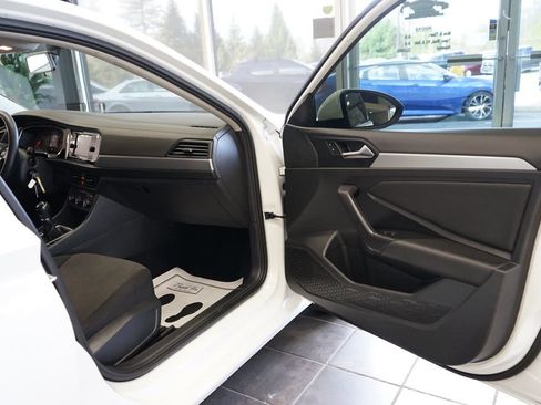 Used 2020 Volkswagen Jetta S w/ Driver Assistance Package image 37