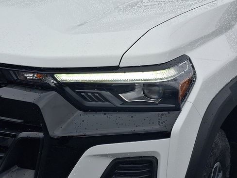 Used 2024 Chevrolet Colorado Z71 w/ Z71 Convenience Package 2 image 8