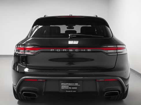 Certified 2022 Porsche Macan AWD/4WD image 11