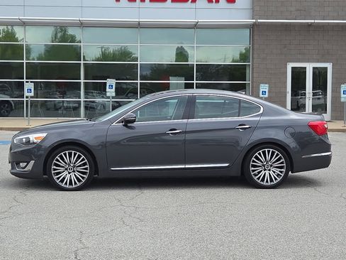 Used 2016 Kia Cadenza Premium w/ Technology Package FWD image 3