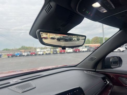 Used 2024 Chevrolet Traverse RS image 11