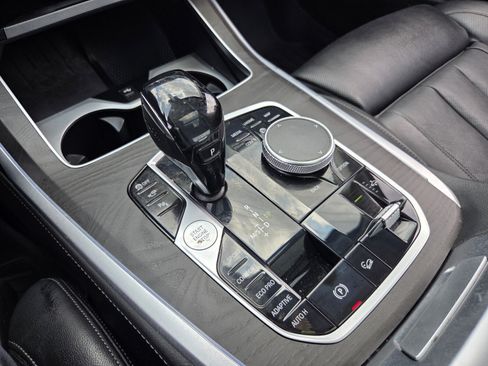 Used 2021 BMW X7 xDrive40i w/ Premium Package AWD/4WD image 18