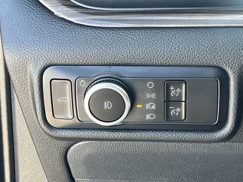 Used 2024 Ford Explorer Limited w/ Equipment Group 301A AWD/4WD image 17