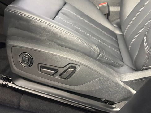 Used 2025 Audi Q6 e-tron Premium w/ Convenience Package AWD/4WD image 24
