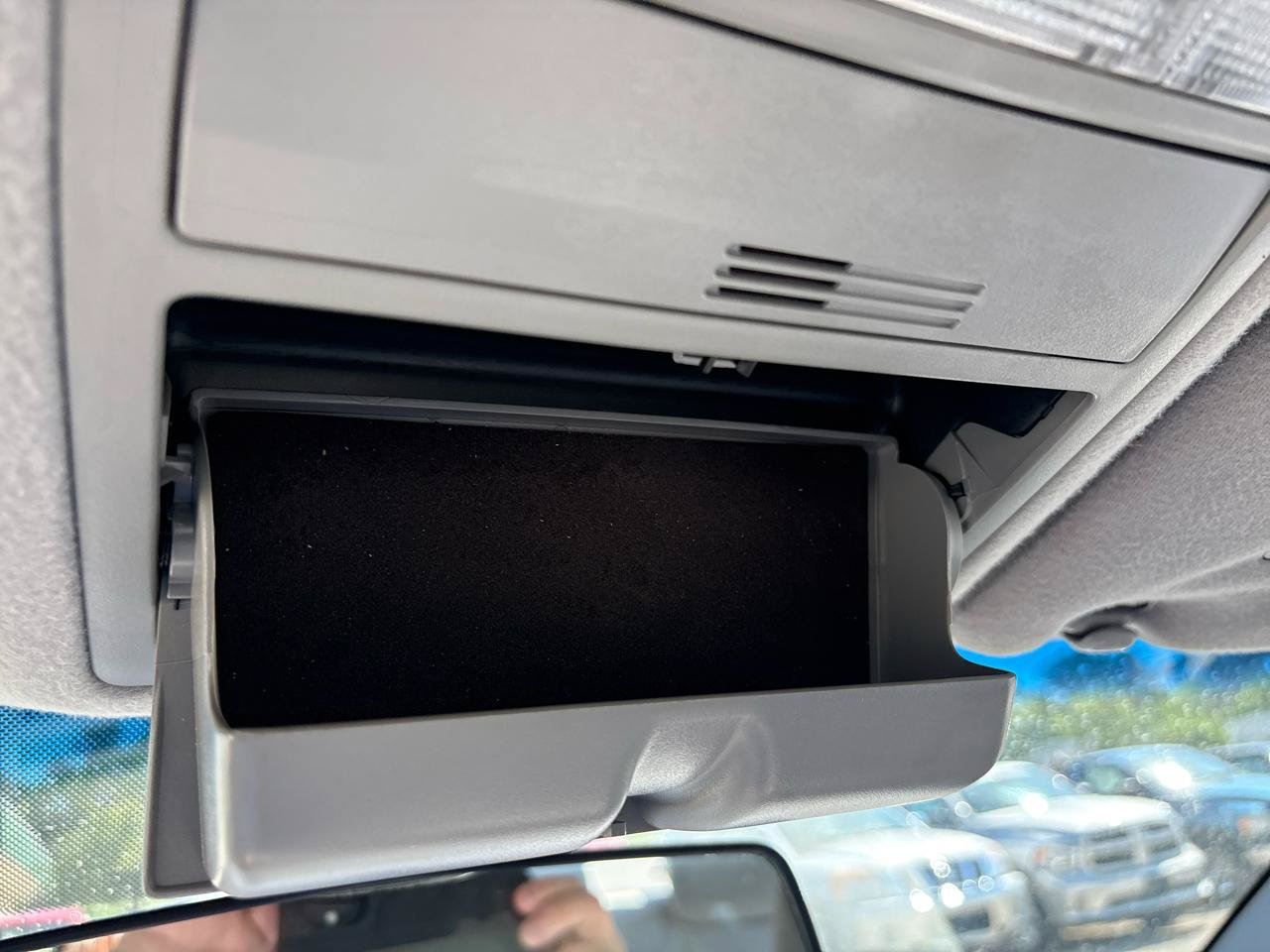 Used 2010 Toyota Camry FWD image 38