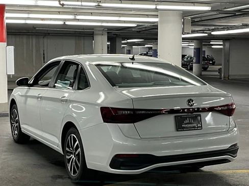 New 2026 Volkswagen Jetta SE image 4