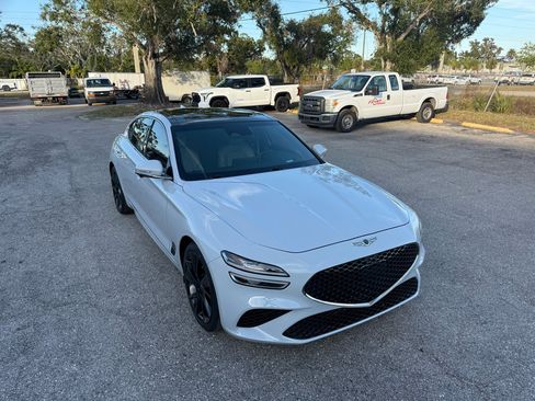 Used 2022 Genesis G70 3.3T image 2