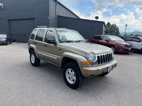 Used 2006 Jeep Liberty Limited w/ Trailer Tow Group AWD/4WD image 7