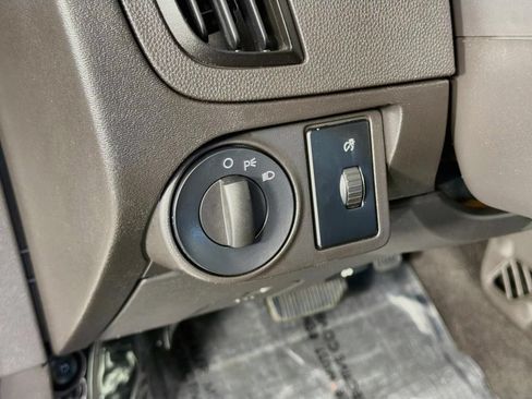 Used 2010 Ford Focus SE FWD image 33