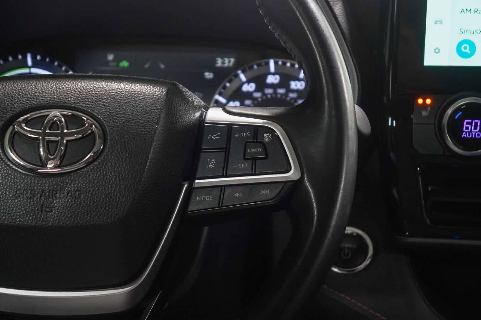 Used 2023 Toyota Highlander Bronze Edition FWD image 12