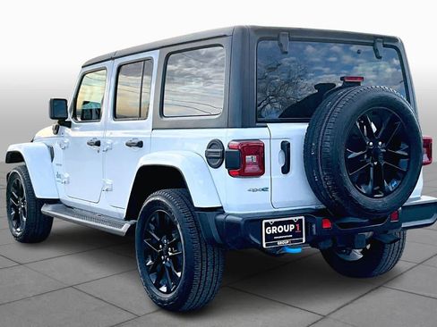 Used 2023 Jeep Wrangler Sahara w/ Cold Weather Group image 11