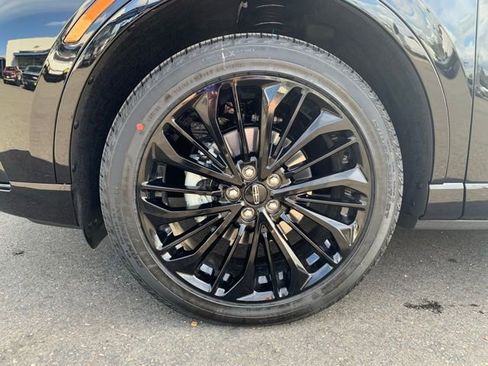 New 2025 Lincoln Corsair Reserve w/ Jet Appearance Package image 11