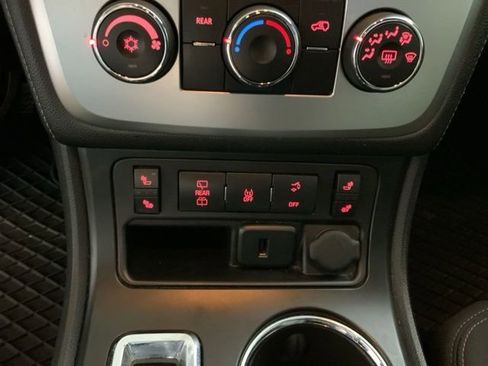 Used 2016 GMC Acadia SLE FWD image 15