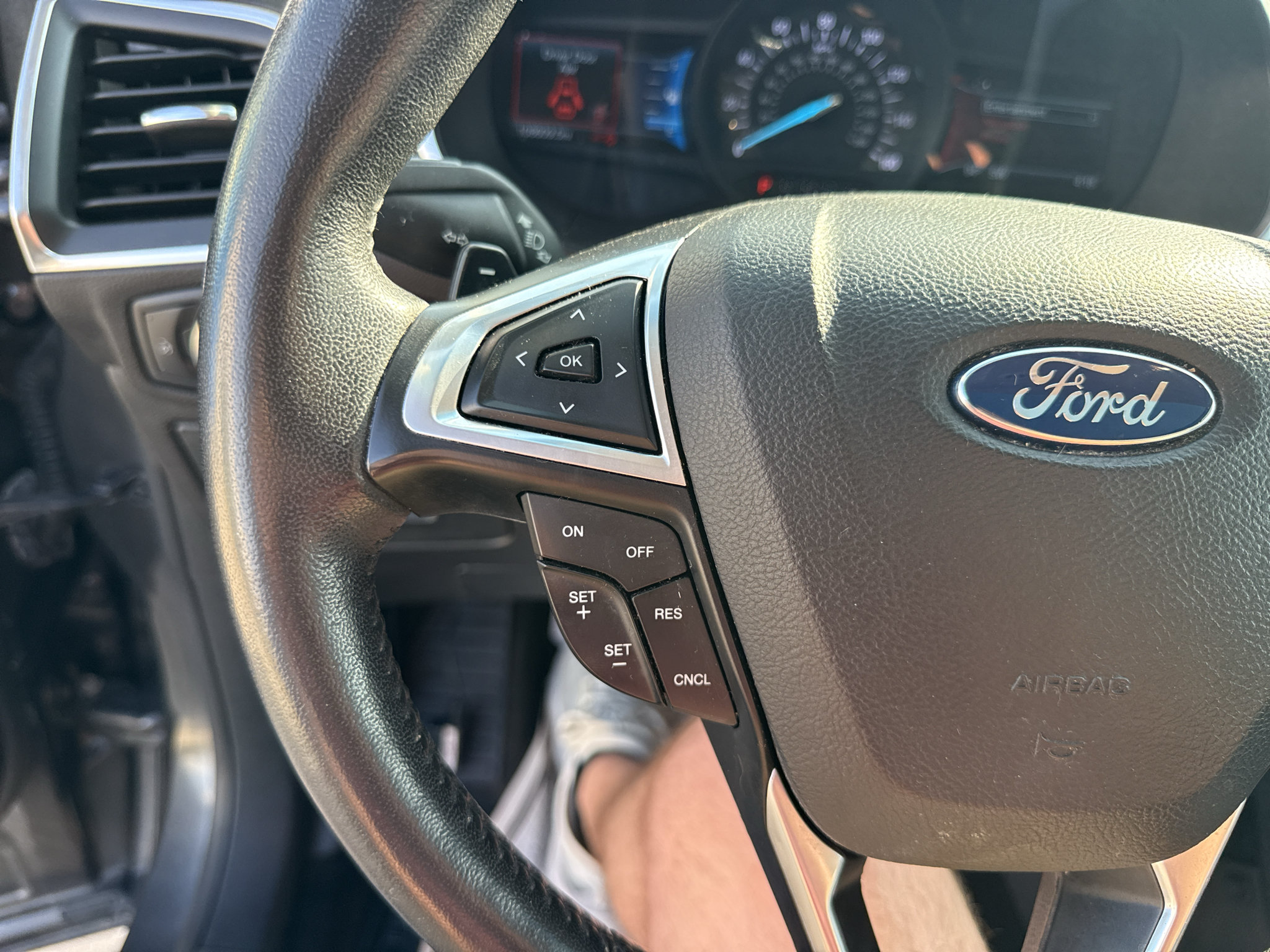 Used 2015 Ford Edge Titanium w/ Equipment Group 301A AWD/4WD image 21