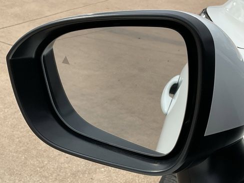 Used 2025 Nissan Rogue SV image 11