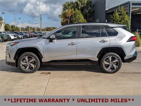 Used 2022 Toyota RAV4 SE image 9