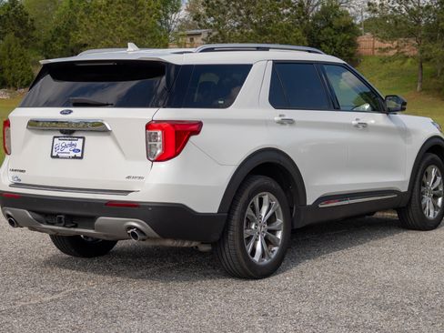 Used 2022 Ford Explorer Limited w/ Equipment Group 301A image 6