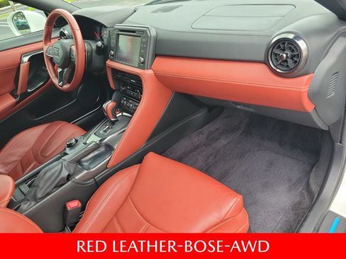 Used 2021 Nissan GT-R Premium AWD/4WD image 19