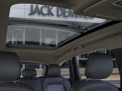 Used 2026 Lincoln Nautilus Reserve image 22