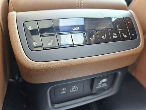 Certified 2023 Nissan Pathfinder Platinum AWD/4WD image 30