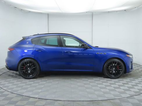 Used 2021 Maserati Levante image 4