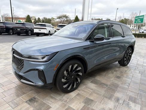 New 2026 Lincoln Nautilus Reserve image 5