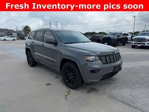 Used 2020 Jeep Grand Cherokee Altitude image 5