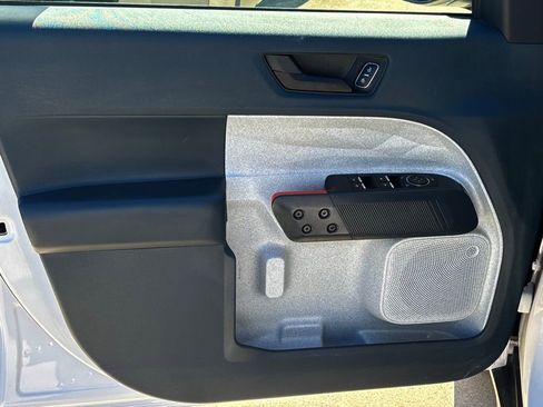 Used 2022 Ford Maverick XLT image 14