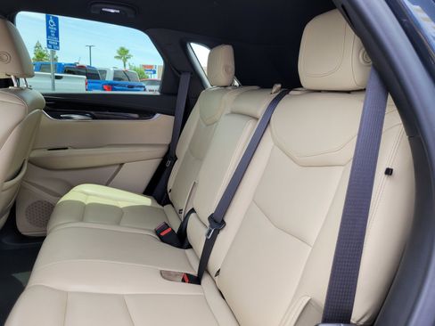 Used 2019 Cadillac XT5 FWD image 13