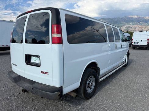 Used 2007 GMC Savana 3500 Extended Passenger w/ LT Preferred Equipment Group RWD image 3