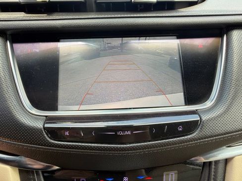 Used 2019 Cadillac XT5 FWD image 10