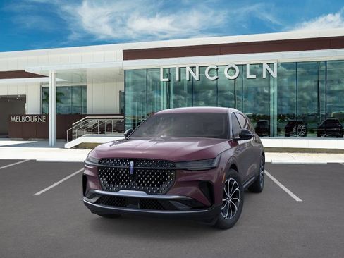 New 2025 Lincoln Nautilus Premier image 2