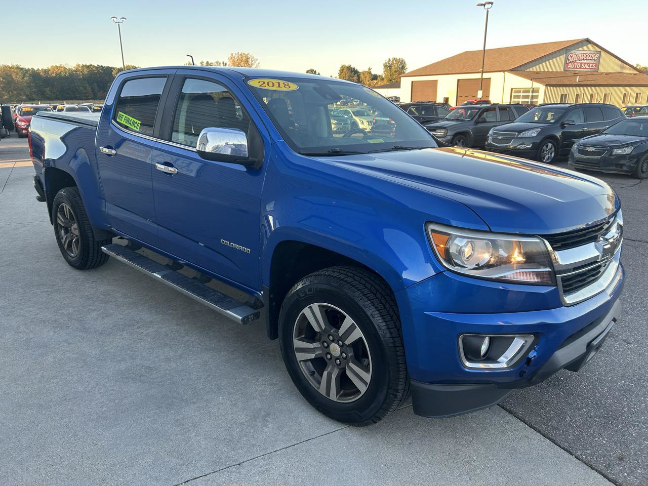 Used 2018 Chevrolet Colorado LT w/ Luxury Package, Chrome AWD/4WD image 3