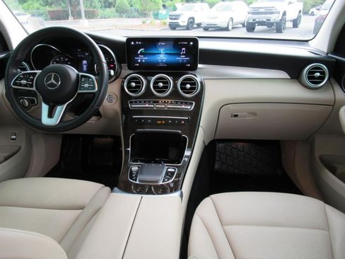 Used 2022 Mercedes-Benz GLC 300 image 12