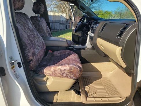 Used 2010 Toyota Tundra 4x4 Double Cab image 17