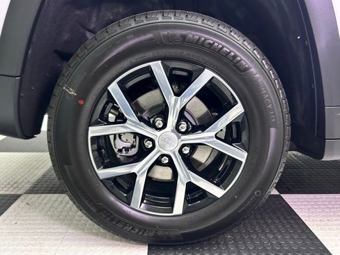 New 2025 Jeep Grand Cherokee Limited w/ Trailer Tow Package image 8