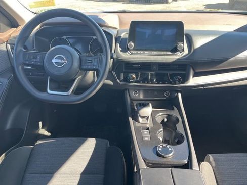 Used 2023 Nissan Rogue SV image 8