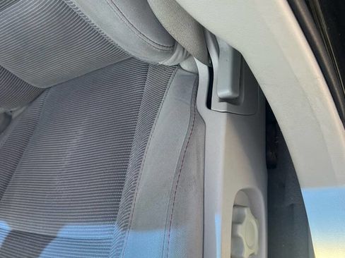 Used 2010 Ford Taurus SEL image 18