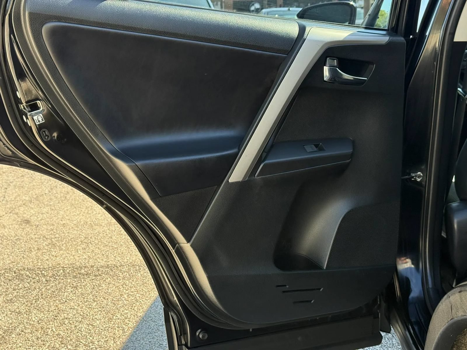 Used 2018 Toyota RAV4 XLE w/ Plus Extra Value Package FWD image 34