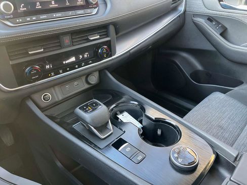 Certified 2023 Nissan Rogue SV image 25