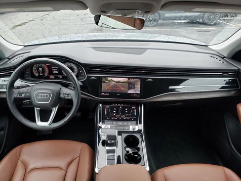 Used 2022 Audi Q8 Premium image 13