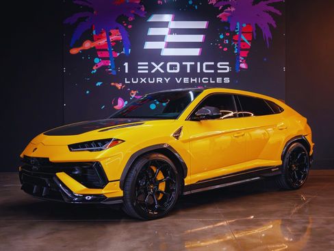 Used 2024 Lamborghini Urus Performante image 1