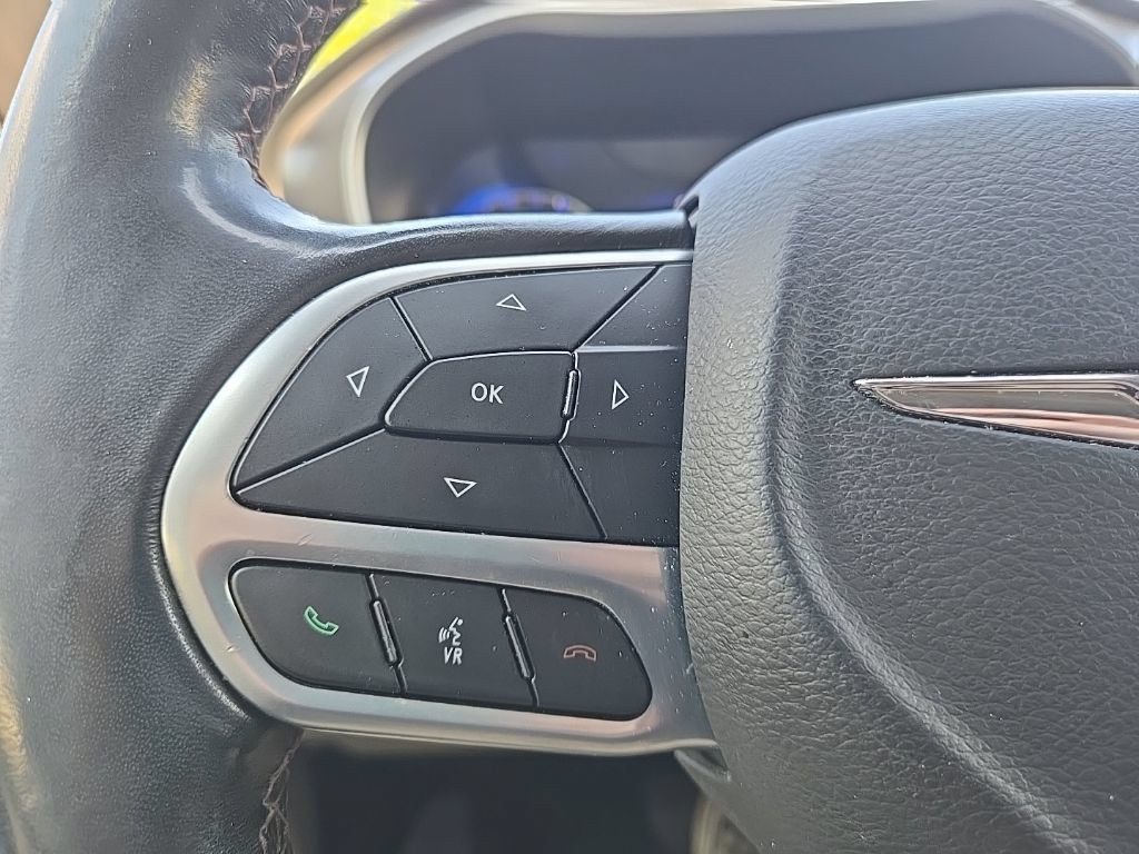 Used 2020 Chrysler Pacifica Touring-L Plus FWD image 13